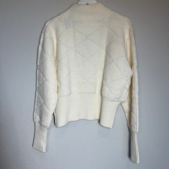 Aaron & Amber Women's Cream Fuzzy Quilted Jacket Size L NEW - Picture 6 of 8